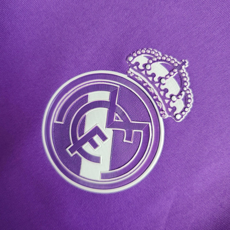 Real Madrid Retro 17/18 Jersey