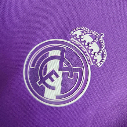 Real Madrid Retro 17/18 Jersey