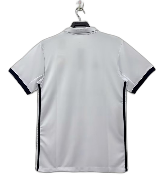 Real Madrid Retro 16/17 Jersey